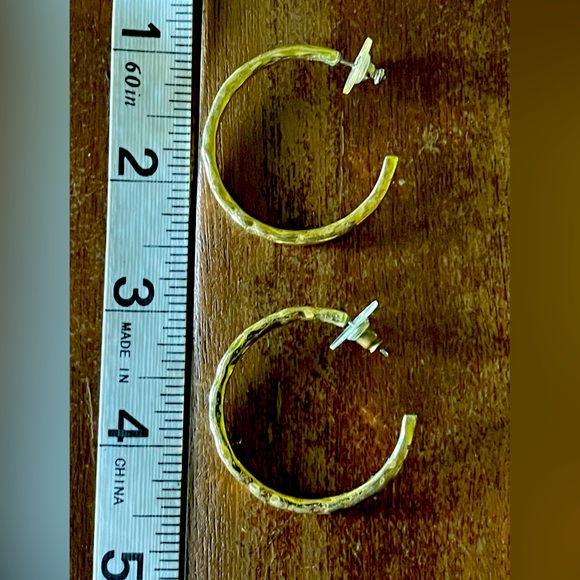 Kendra Scott Hammered Gold Hoops - Picture 2 of 5